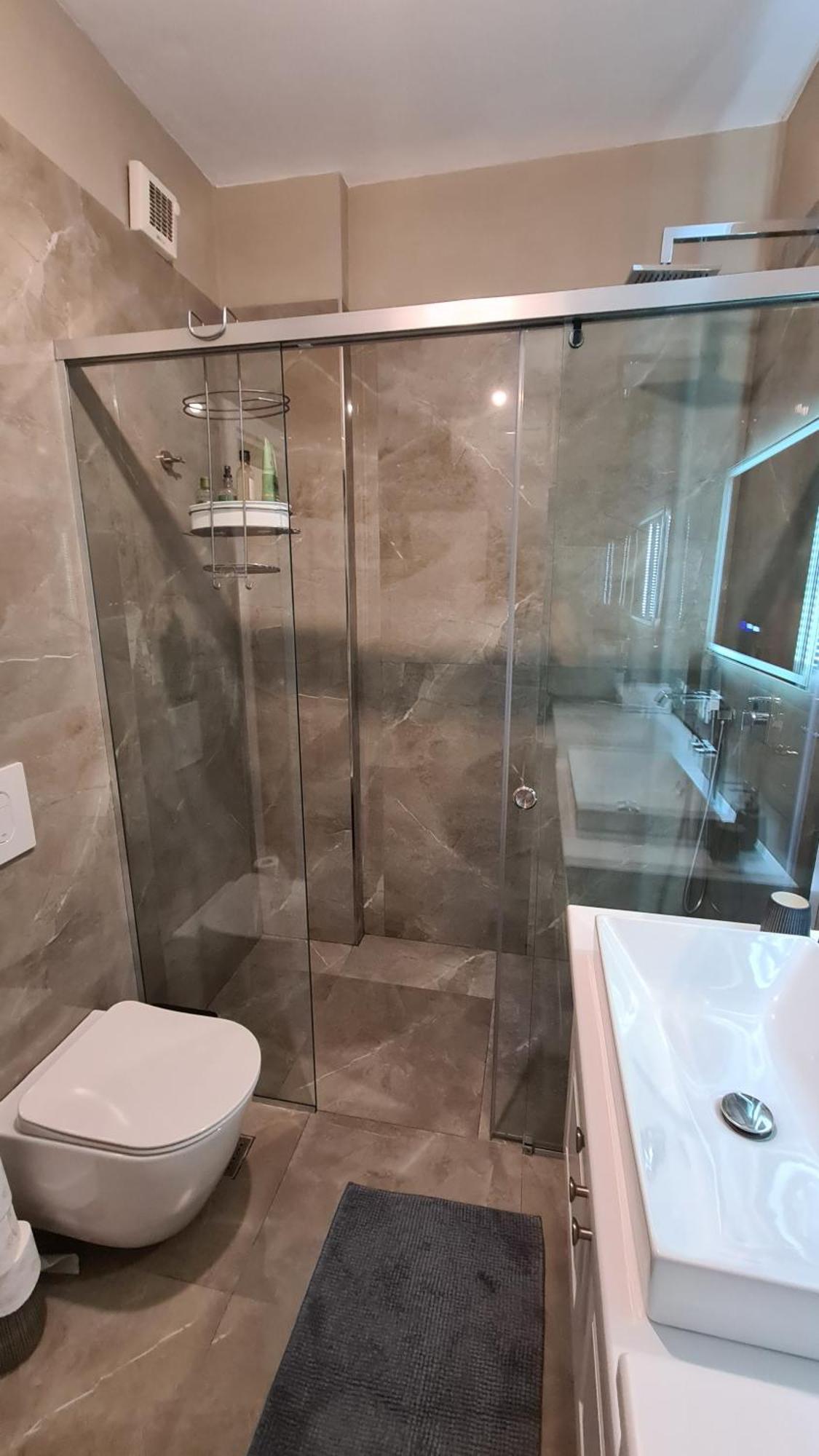 Family-Friendly Apt At 21 Dhjetori W/Self Check-In Tirana Exterior foto